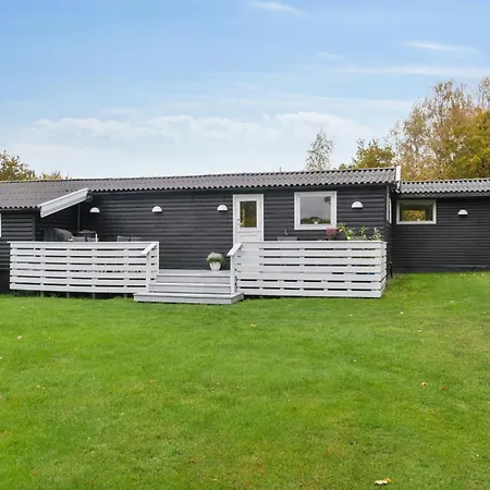 Holiday home Cozy With Sauna And Hot Tub