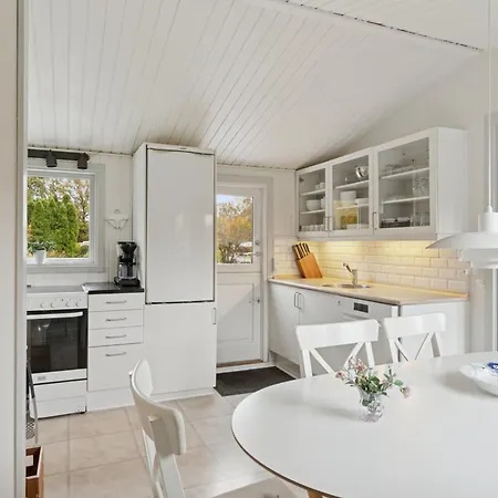 Cozy With Sauna And Hot Tub Holiday home *