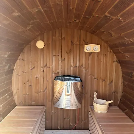 Cozy With Sauna And Hot Tub *